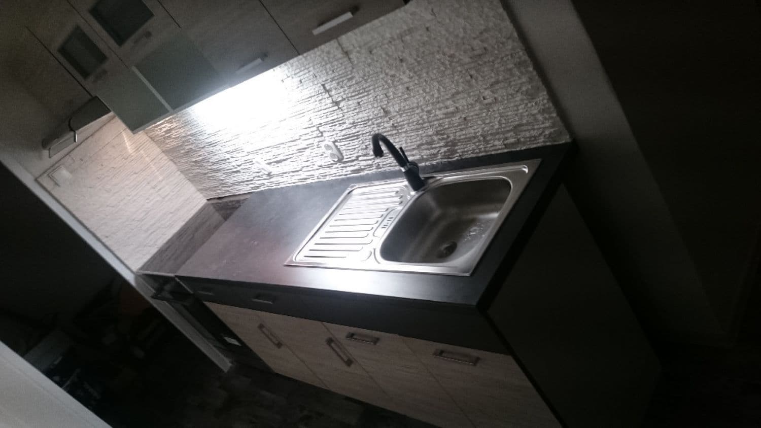 Prenájom bytu 4-izbový 19 m², Nad Lesním divadlem, Praha, Praha Prenájom bytu 4-izbový 19 m², Nad Lesním divadlem, Praha, Praha