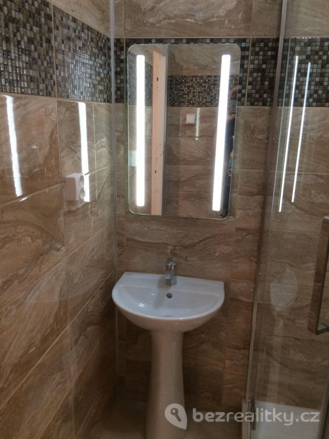 Prenájom bytu 4-izbový 19 m², Nad Lesním divadlem, Praha, Praha Prenájom bytu 4-izbový 19 m², Nad Lesním divadlem, Praha, Praha