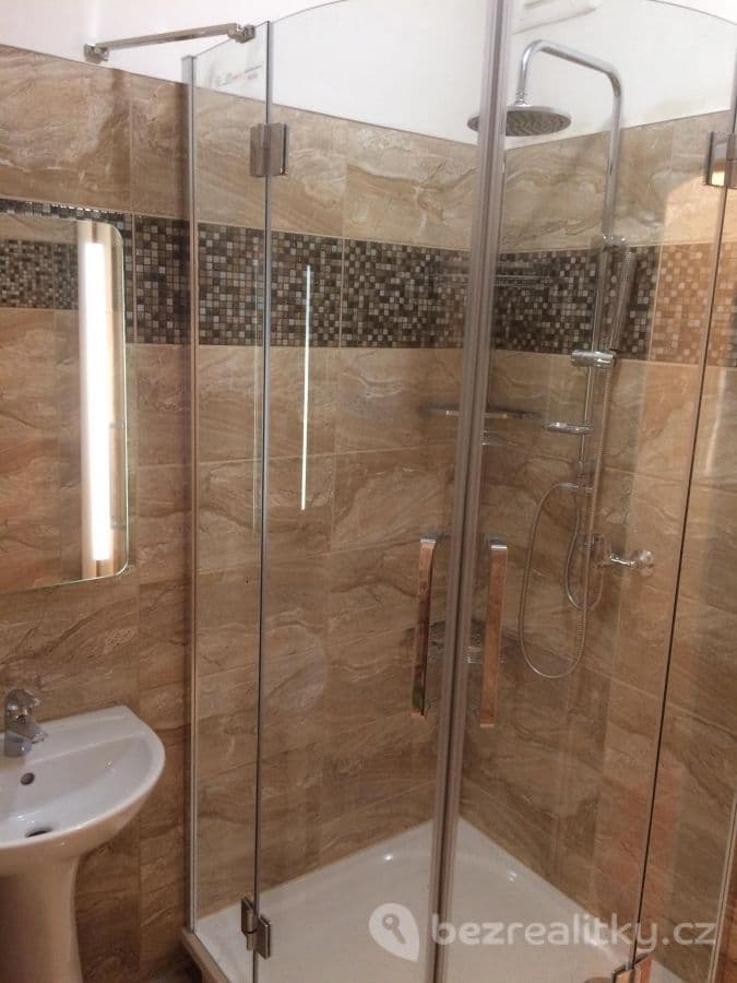 Prenájom bytu 4-izbový 19 m², Nad Lesním divadlem, Praha, Praha Prenájom bytu 4-izbový 19 m², Nad Lesním divadlem, Praha, Praha