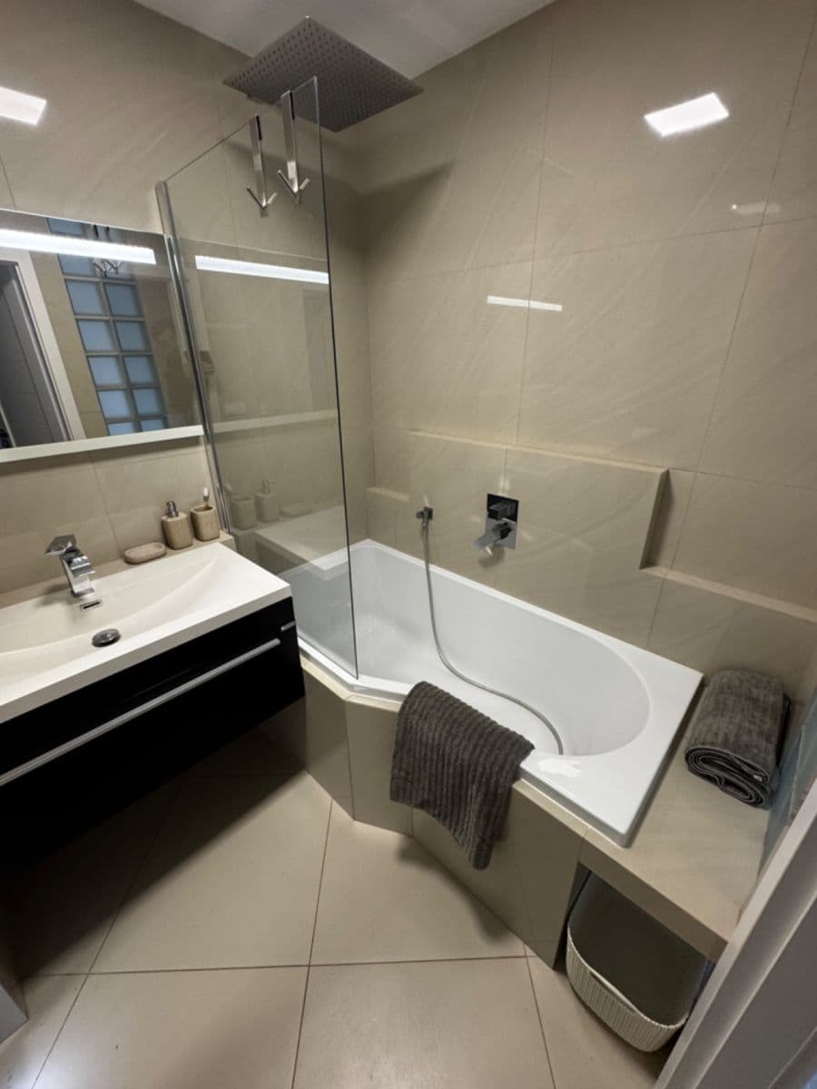 Predaj bytu 3-izbový 67 m², Leopoldova, Praha, Praha Predaj bytu 3-izbový 67 m², Leopoldova, Praha, Praha