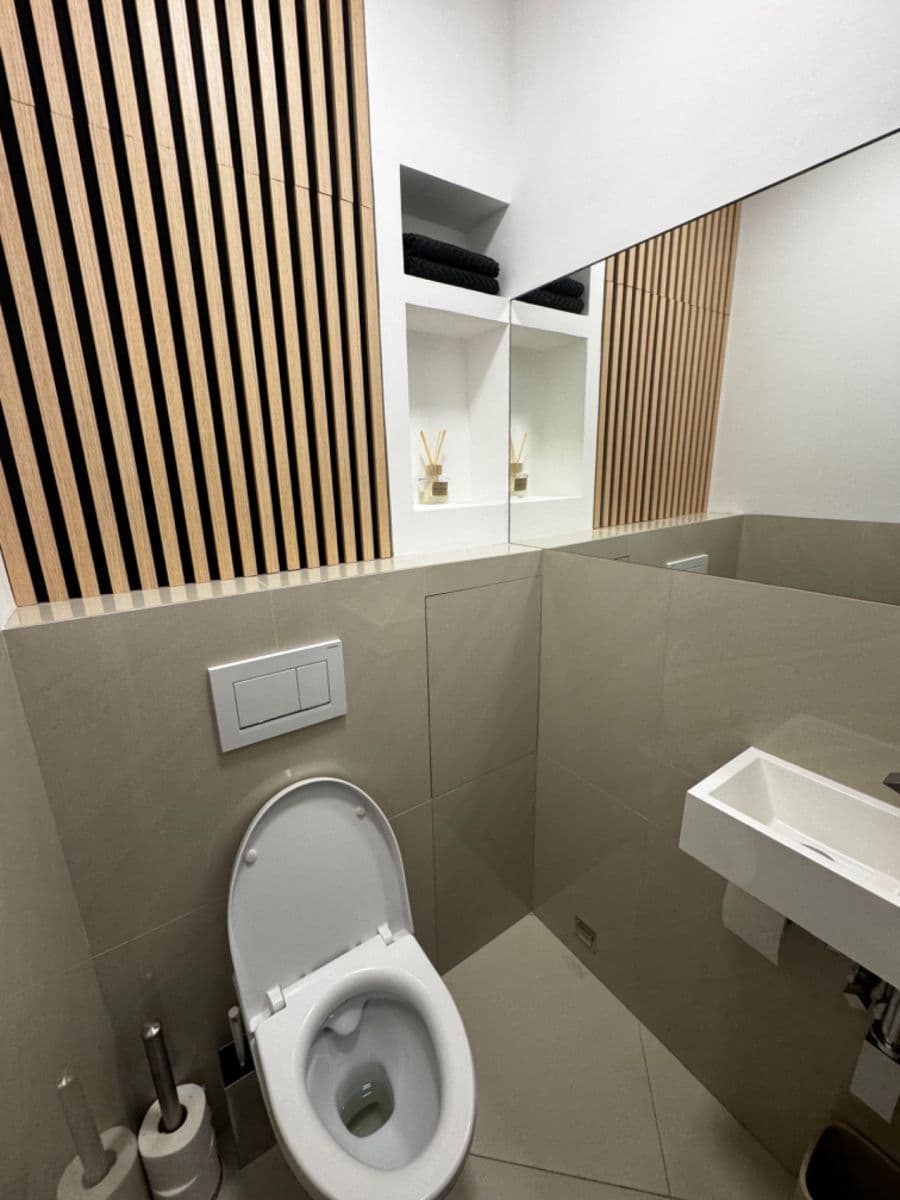 Predaj bytu 3-izbový 67 m², Leopoldova, Praha, Praha Predaj bytu 3-izbový 67 m², Leopoldova, Praha, Praha