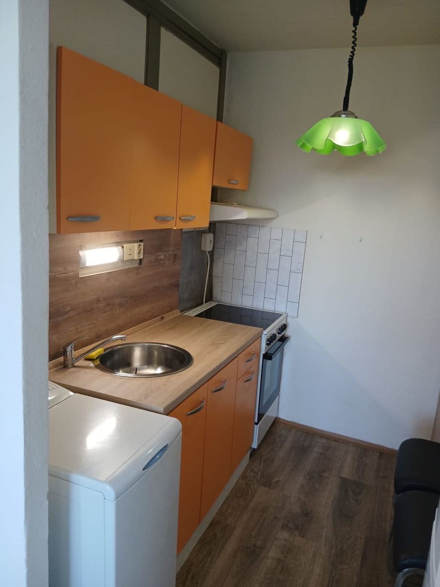 Prenájom bytu 1-izbový 34 m², Laudova, Praha, Praha Prenájom bytu 1-izbový 34 m², Laudova, Praha, Praha