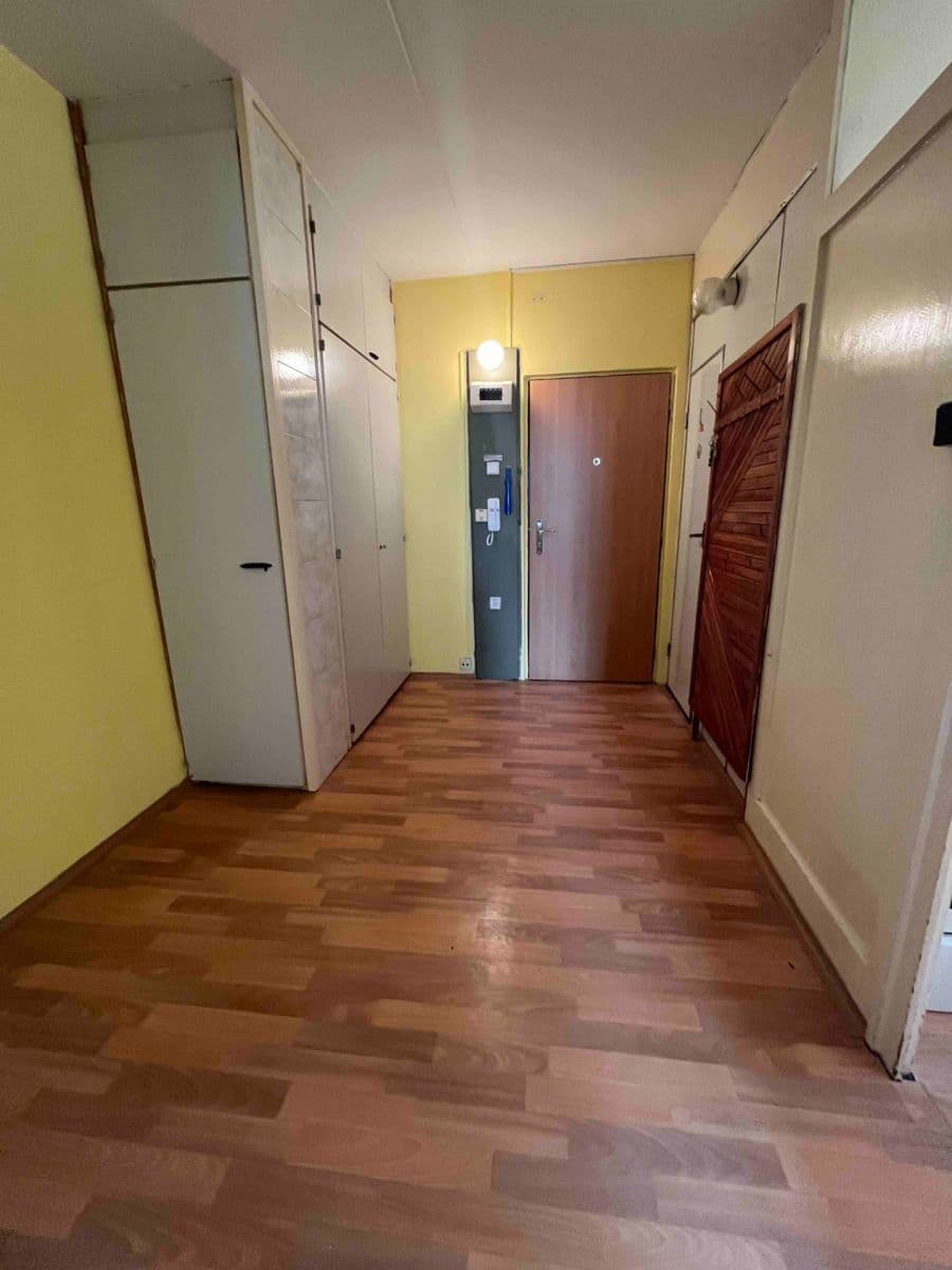 Predaj bytu 3-izbový 65 m², Kpt. Nálepky, Louny, Ústecký kraj Predaj bytu 3-izbový 65 m², Kpt. Nálepky, Louny, Ústecký kraj