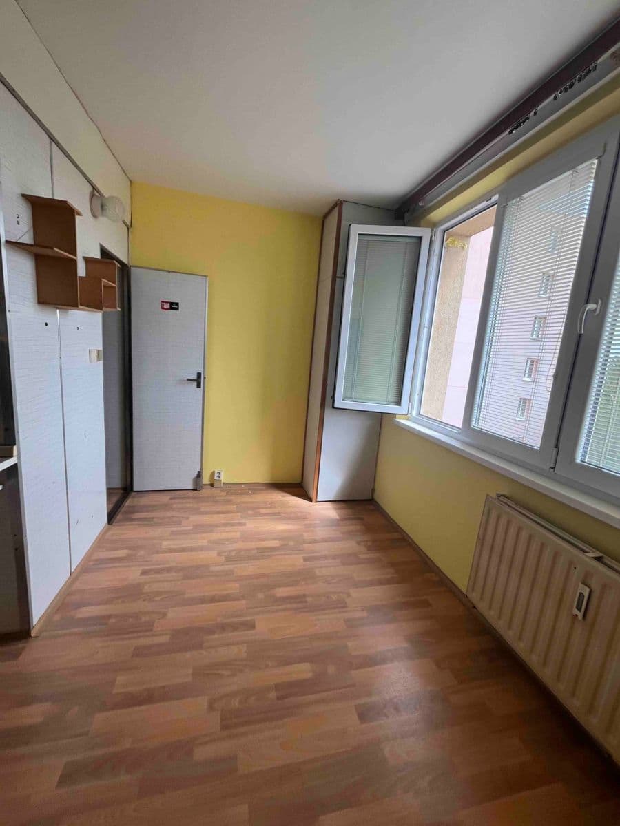 Predaj bytu 3-izbový 65 m², Kpt. Nálepky, Louny, Ústecký kraj Predaj bytu 3-izbový 65 m², Kpt. Nálepky, Louny, Ústecký kraj