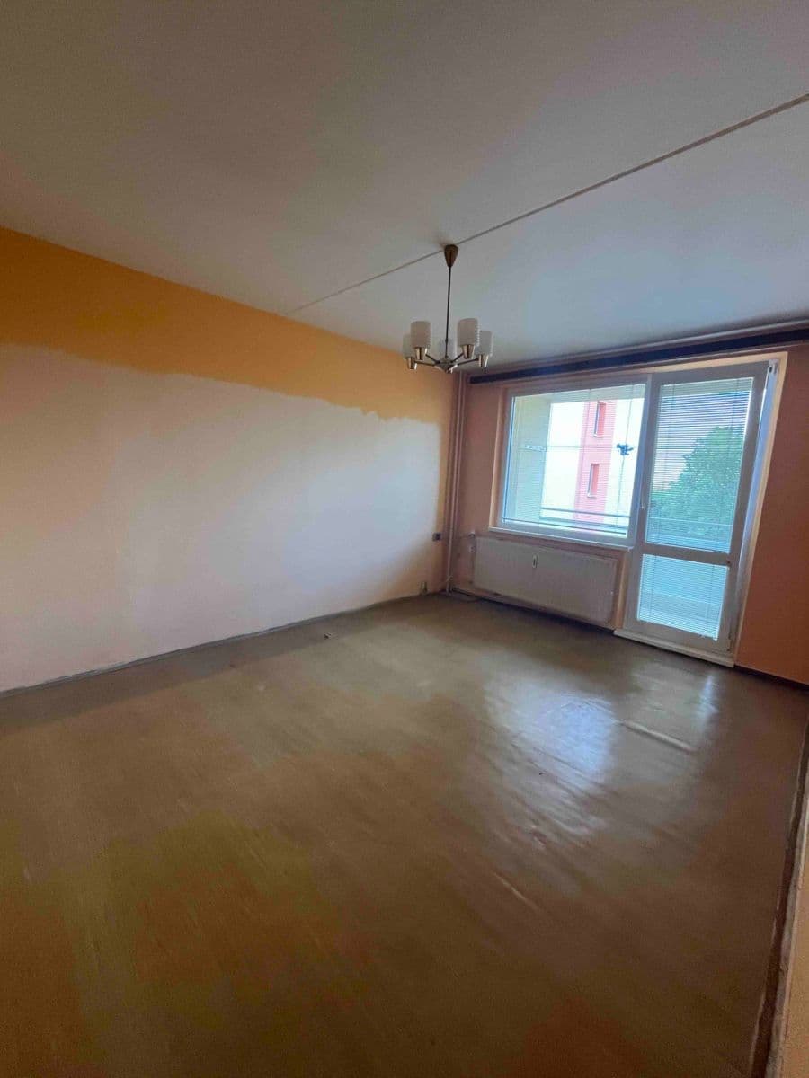 Predaj bytu 3-izbový 65 m², Kpt. Nálepky, Louny, Ústecký kraj Predaj bytu 3-izbový 65 m², Kpt. Nálepky, Louny, Ústecký kraj