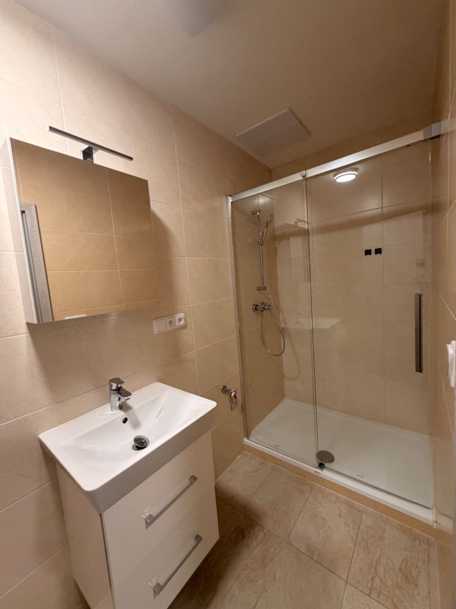 Prenájom bytu 2-izbový 48 m², Hradišťská, Uherský Ostroh, Zlínský kraj Prenájom bytu 2-izbový 48 m², Hradišťská, Uherský Ostroh, Zlínský kraj