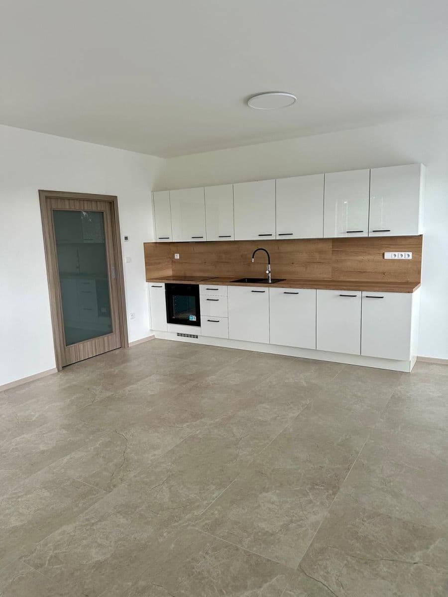 Prenájom bytu 3-izbový 66 m², Vítkovecká, Sezimovo Ústí, Jihočeský kraj Prenájom bytu 3-izbový 66 m², Vítkovecká, Sezimovo Ústí, Jihočeský kraj