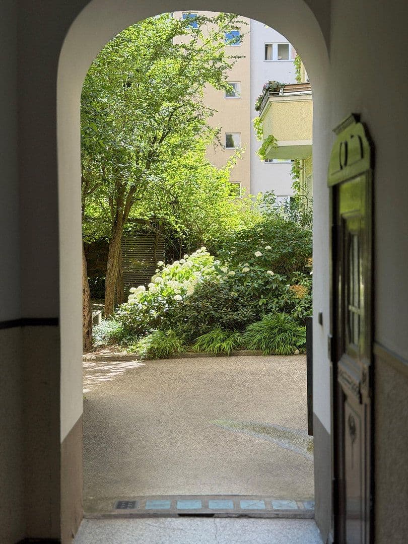 Predaj bytu 3-izbový 70 m², Berlin, Berlín Predaj bytu 3-izbový 70 m², Berlin, Berlín