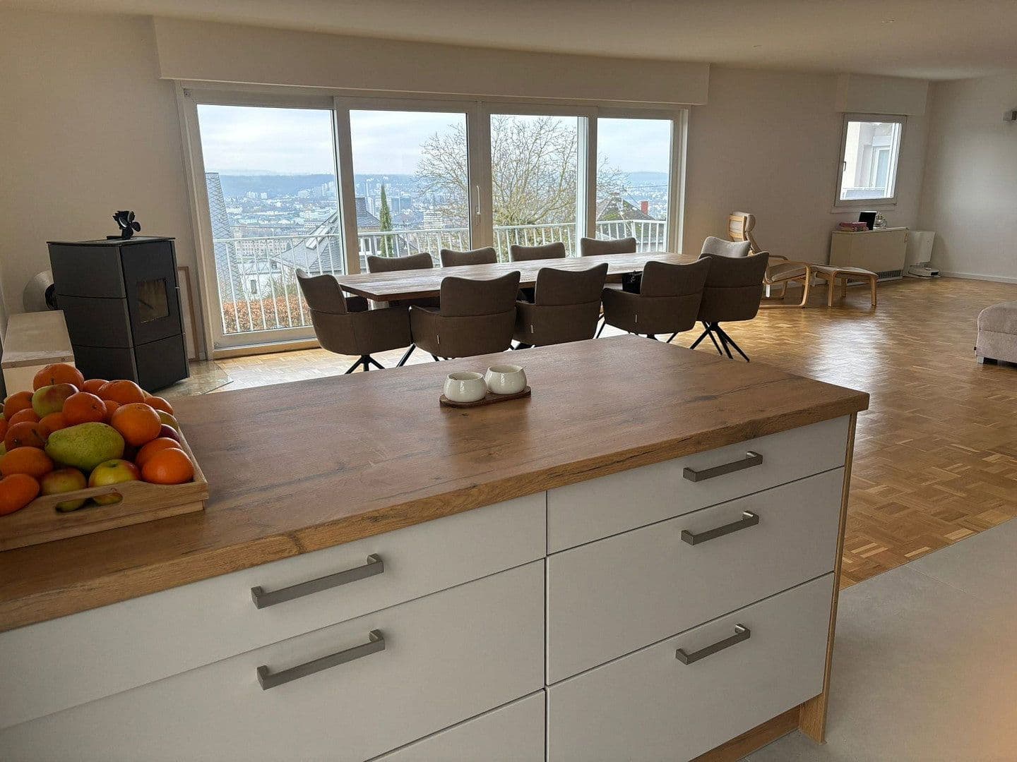 Prenájom bytu 4-izbový 156 m², Koblenz, Porýnie-Falcko Prenájom bytu 4-izbový 156 m², Koblenz, Porýnie-Falcko