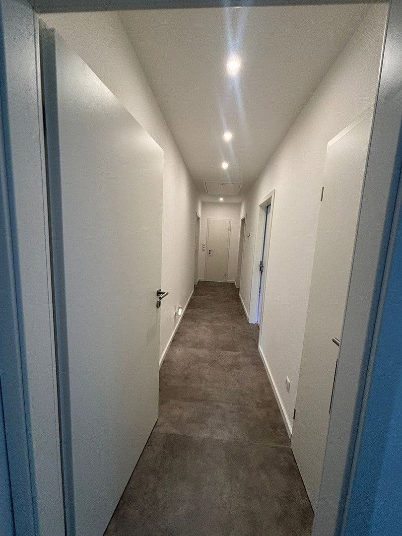 Prenájom bytu 4-izbový 156 m², Koblenz, Porýnie-Falcko Prenájom bytu 4-izbový 156 m², Koblenz, Porýnie-Falcko