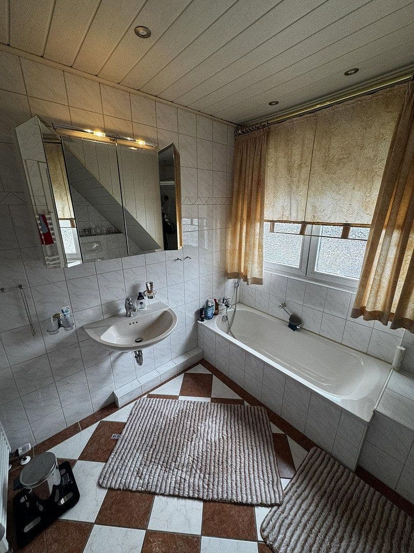 Prenájom domu 135 m², pozemok 298 m², Obere Strasse 17b, Detmold, Severné Porýnie - Westfálsko Prenájom domu 135 m², pozemok 298 m², Obere Strasse 17b, Detmold, Severné Porýnie - Westfálsko