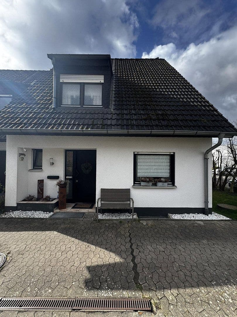 Prenájom domu 135 m², pozemok 298 m², Obere Strasse 17b, Detmold, Severné Porýnie - Westfálsko Prenájom domu 135 m², pozemok 298 m², Obere Strasse 17b, Detmold, Severné Porýnie - Westfálsko