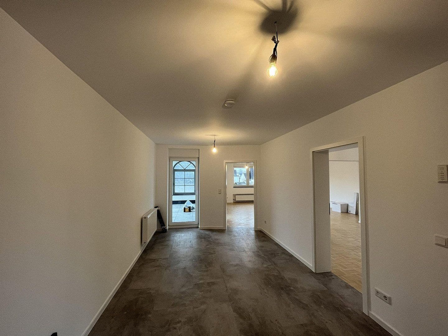 Prenájom bytu 5-izbový 145 m², Beselich, Hesensko Prenájom bytu 5-izbový 145 m², Beselich, Hesensko
