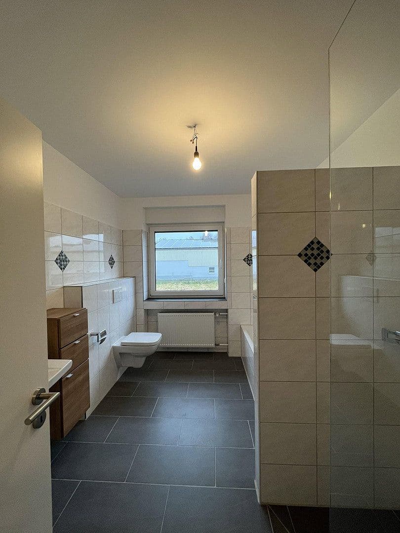 Prenájom bytu 5-izbový 145 m², Beselich, Hesensko Prenájom bytu 5-izbový 145 m², Beselich, Hesensko