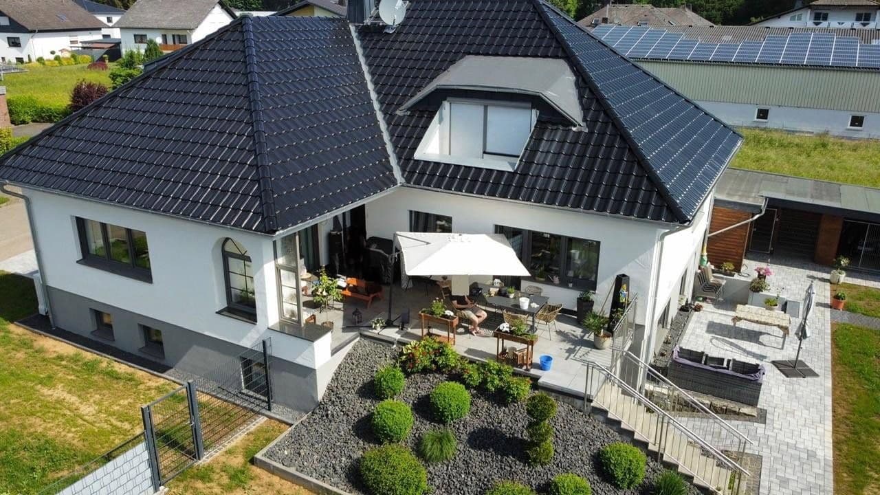 Prenájom bytu 5-izbový 145 m², Beselich, Hesensko Prenájom bytu 5-izbový 145 m², Beselich, Hesensko
