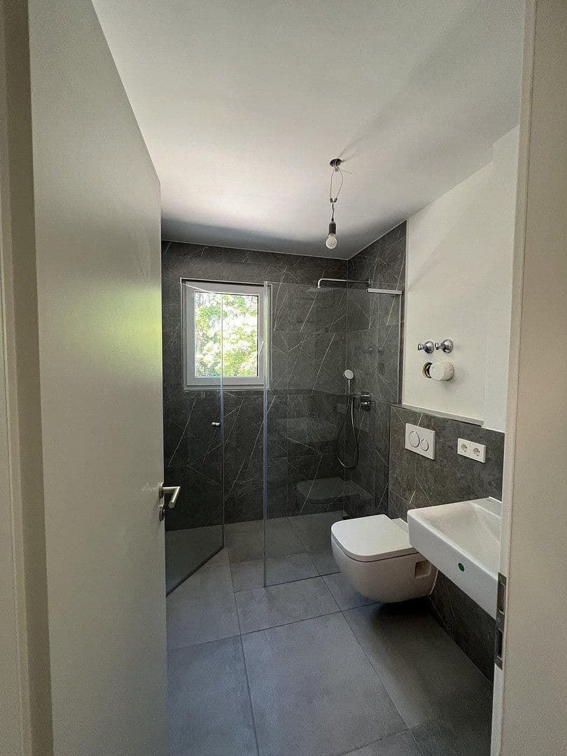 Prenájom bytu 2-izbový 41 m², München, Bavorsko Prenájom bytu 2-izbový 41 m², München, Bavorsko