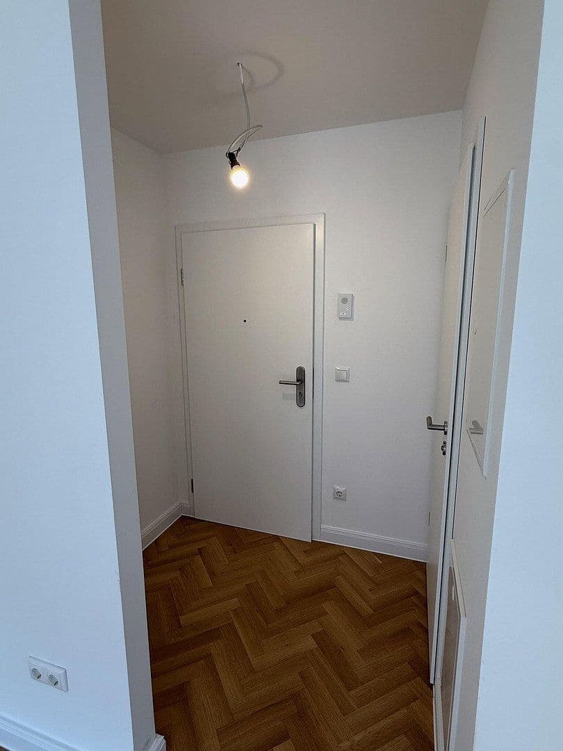 Prenájom bytu 1-izbový 26 m², Friedrichstraße 32, Erlangen, Bavorsko Prenájom bytu 1-izbový 26 m², Friedrichstraße 32, Erlangen, Bavorsko