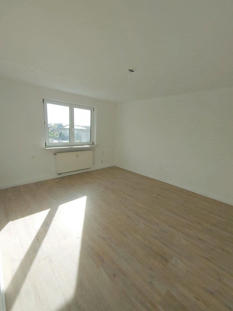 Prenájom bytu 2-izbový 50 m², Straße des Aufbaus 4, Borna, Sasko Prenájom bytu 2-izbový 50 m², Straße des Aufbaus 4, Borna, Sasko