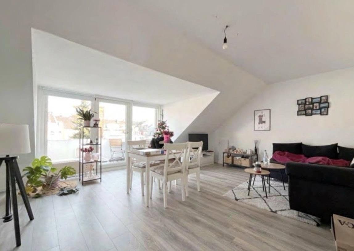 Prenájom bytu 2-izbový 56 m², Düsseldorf, Severné Porýnie - Westfálsko Prenájom bytu 2-izbový 56 m², Düsseldorf, Severné Porýnie - Westfálsko