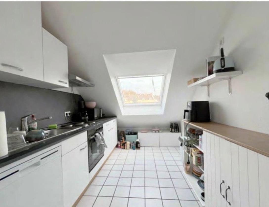Prenájom bytu 2-izbový 56 m², Düsseldorf, Severné Porýnie - Westfálsko Prenájom bytu 2-izbový 56 m², Düsseldorf, Severné Porýnie - Westfálsko