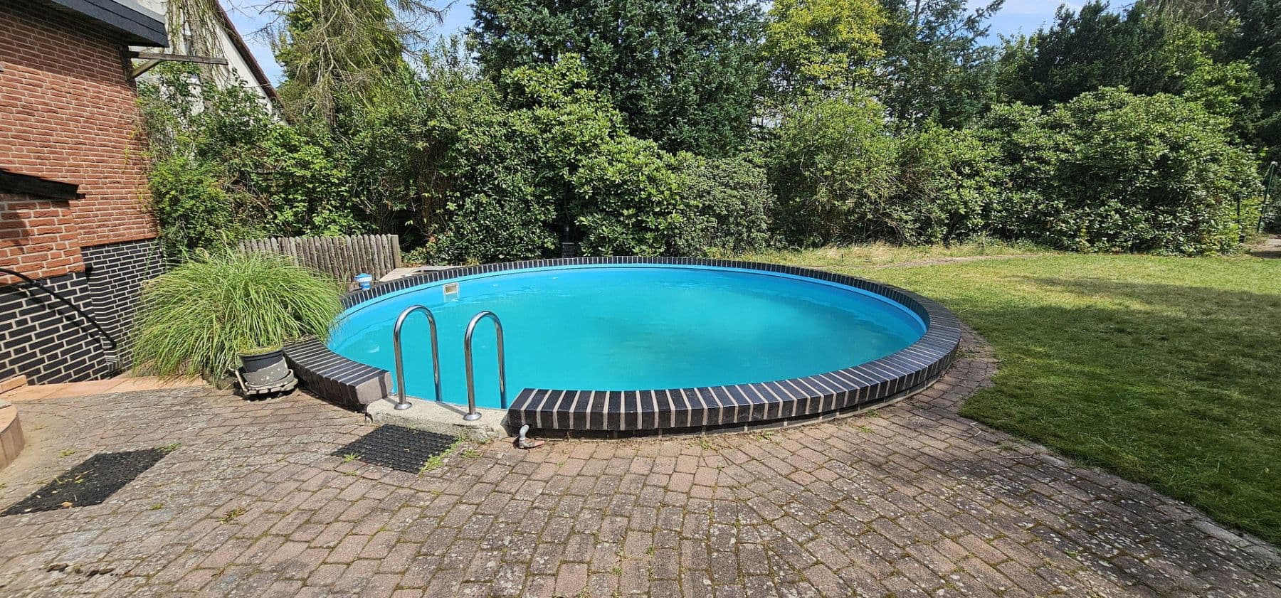 Predaj domu 174 m², pozemok 1.200 m², Celle, Dolné Sasko Predaj domu 174 m², pozemok 1.200 m², Celle, Dolné Sasko