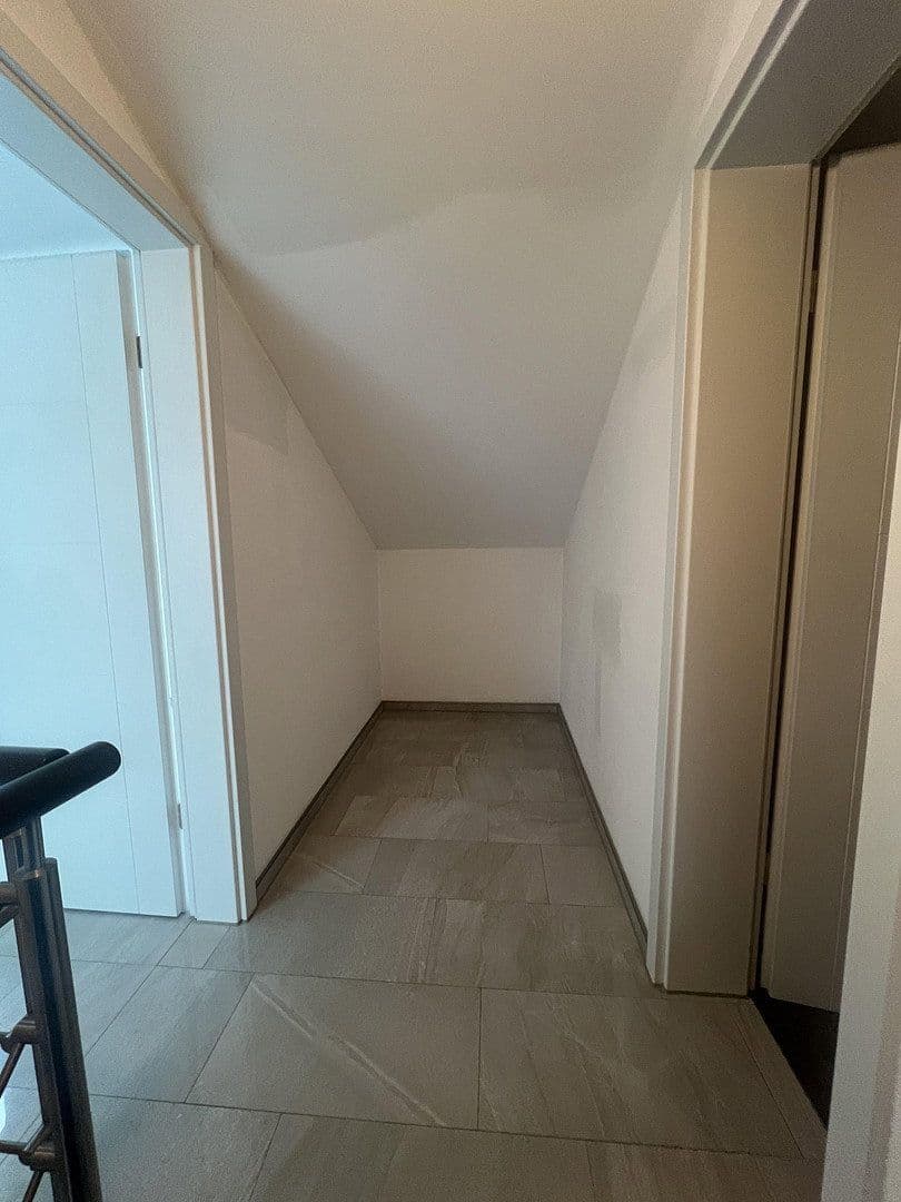 Prenájom bytu 5-izbový 150 m², Am Härtle 18, Neuburg an der Donau, Bavorsko Prenájom bytu 5-izbový 150 m², Am Härtle 18, Neuburg an der Donau, Bavorsko