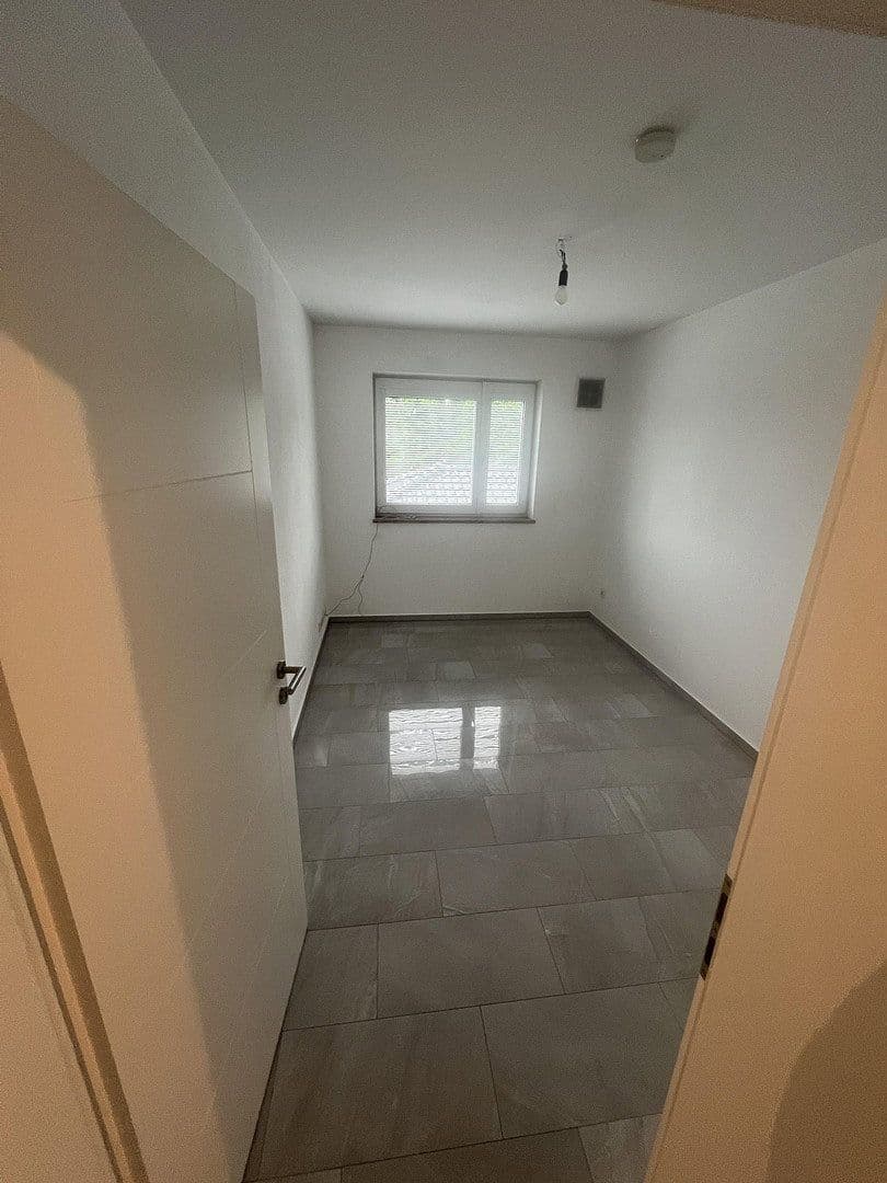 Prenájom bytu 5-izbový 150 m², Am Härtle 18, Neuburg an der Donau, Bavorsko Prenájom bytu 5-izbový 150 m², Am Härtle 18, Neuburg an der Donau, Bavorsko