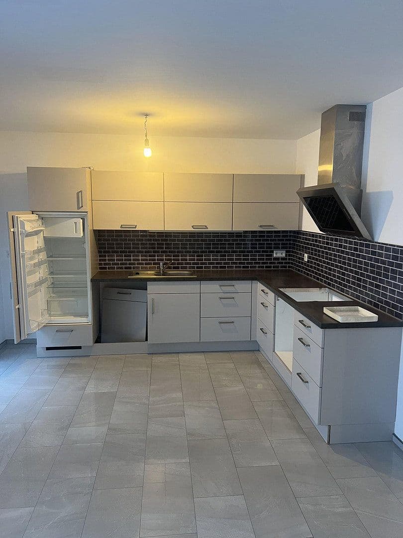 Prenájom bytu 5-izbový 150 m², Am Härtle 18, Neuburg an der Donau, Bavorsko Prenájom bytu 5-izbový 150 m², Am Härtle 18, Neuburg an der Donau, Bavorsko
