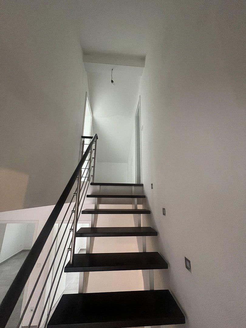 Prenájom bytu 5-izbový 150 m², Am Härtle 18, Neuburg an der Donau, Bavorsko Prenájom bytu 5-izbový 150 m², Am Härtle 18, Neuburg an der Donau, Bavorsko