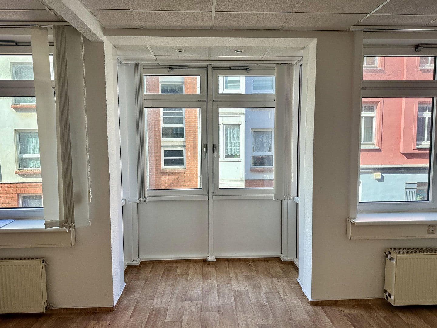 Prenájom kancelárie 75 m², Lübecker Straße 25-27, Schwerin - Altstadt, Meklenbursko-Predpomoransko Prenájom kancelárie 75 m², Lübecker Straße 25-27, Schwerin - Altstadt, Meklenbursko-Predpomoransko