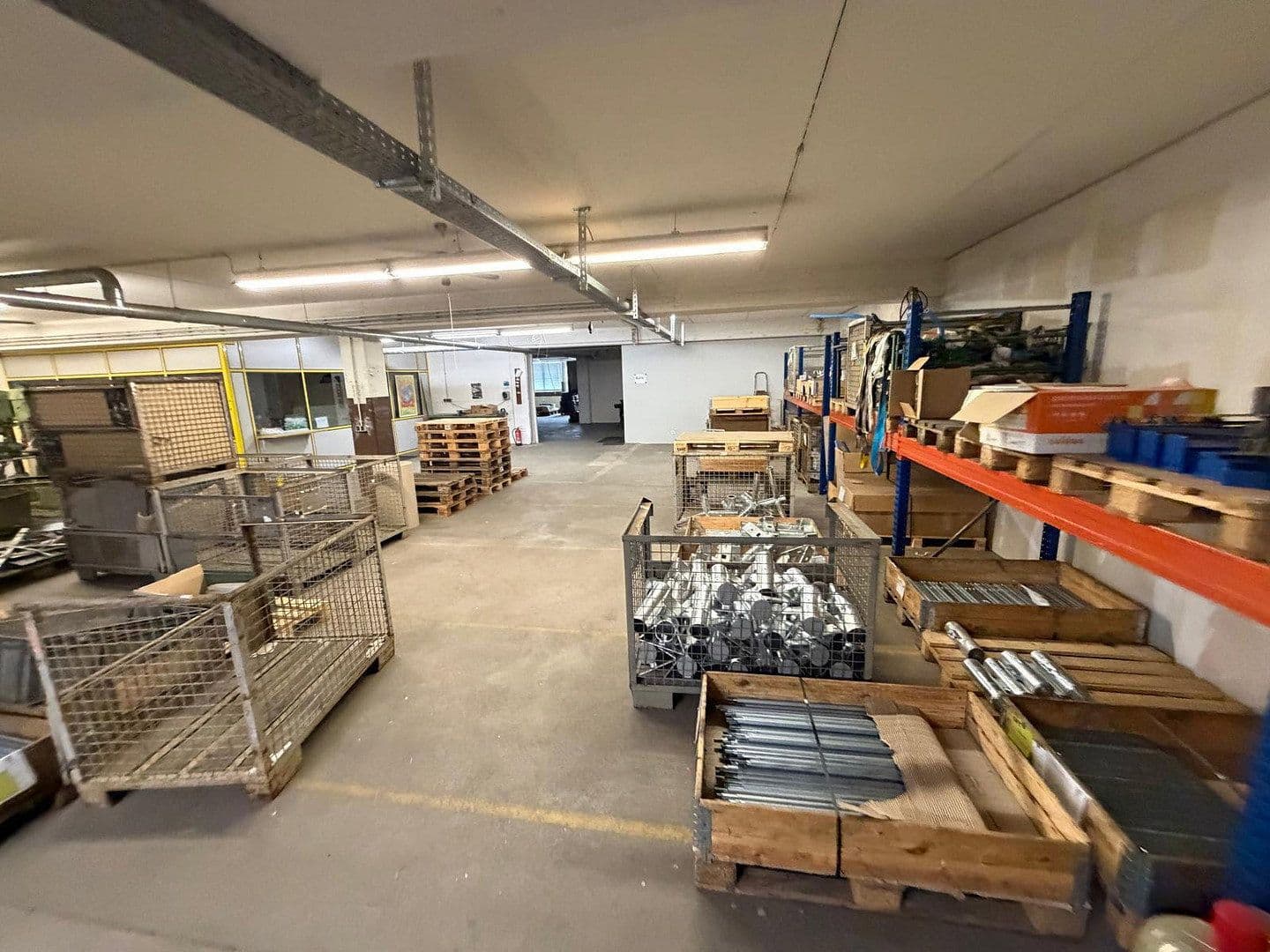 Prenájom nebytového priestoru 1.400 m², Dieselstraße 4, Arnsberg, Severné Porýnie - Westfálsko Prenájom nebytového priestoru 1.400 m², Dieselstraße 4, Arnsberg, Severné Porýnie - Westfálsko