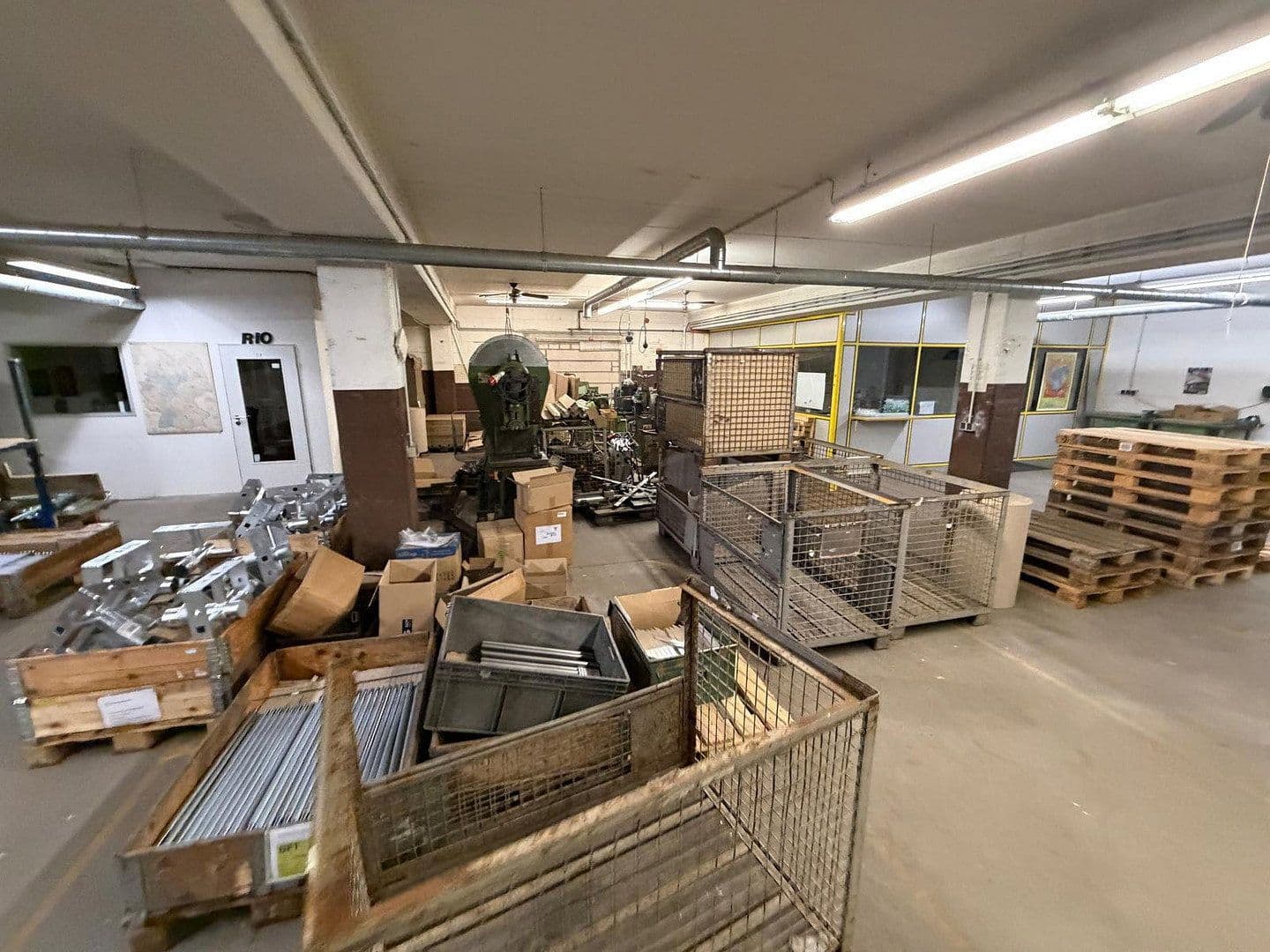 Prenájom nebytového priestoru 1.400 m², Dieselstraße 4, Arnsberg, Severné Porýnie - Westfálsko Prenájom nebytového priestoru 1.400 m², Dieselstraße 4, Arnsberg, Severné Porýnie - Westfálsko