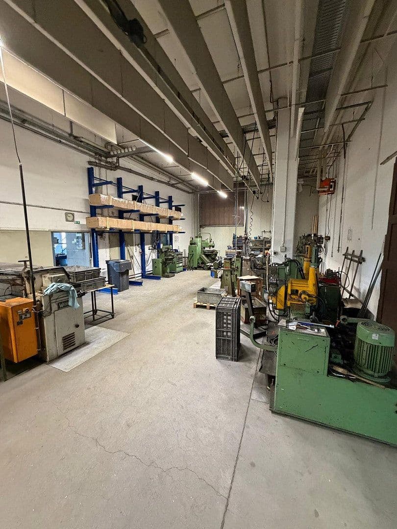 Prenájom nebytového priestoru 1.400 m², Dieselstraße 4, Arnsberg, Severné Porýnie - Westfálsko Prenájom nebytového priestoru 1.400 m², Dieselstraße 4, Arnsberg, Severné Porýnie - Westfálsko