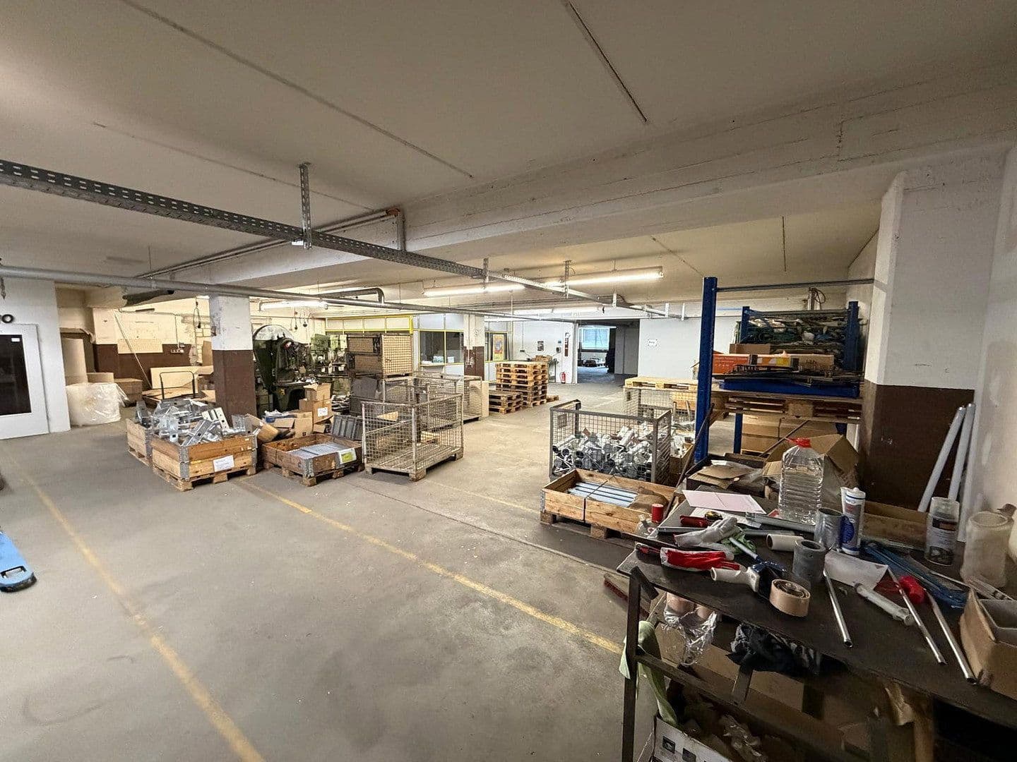 Prenájom nebytového priestoru 1.400 m², Dieselstraße 4, Arnsberg, Severné Porýnie - Westfálsko Prenájom nebytového priestoru 1.400 m², Dieselstraße 4, Arnsberg, Severné Porýnie - Westfálsko