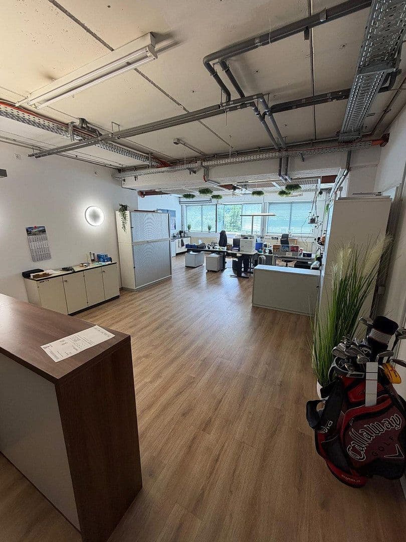 Prenájom nebytového priestoru 1.400 m², Dieselstraße 4, Arnsberg, Severné Porýnie - Westfálsko Prenájom nebytového priestoru 1.400 m², Dieselstraße 4, Arnsberg, Severné Porýnie - Westfálsko