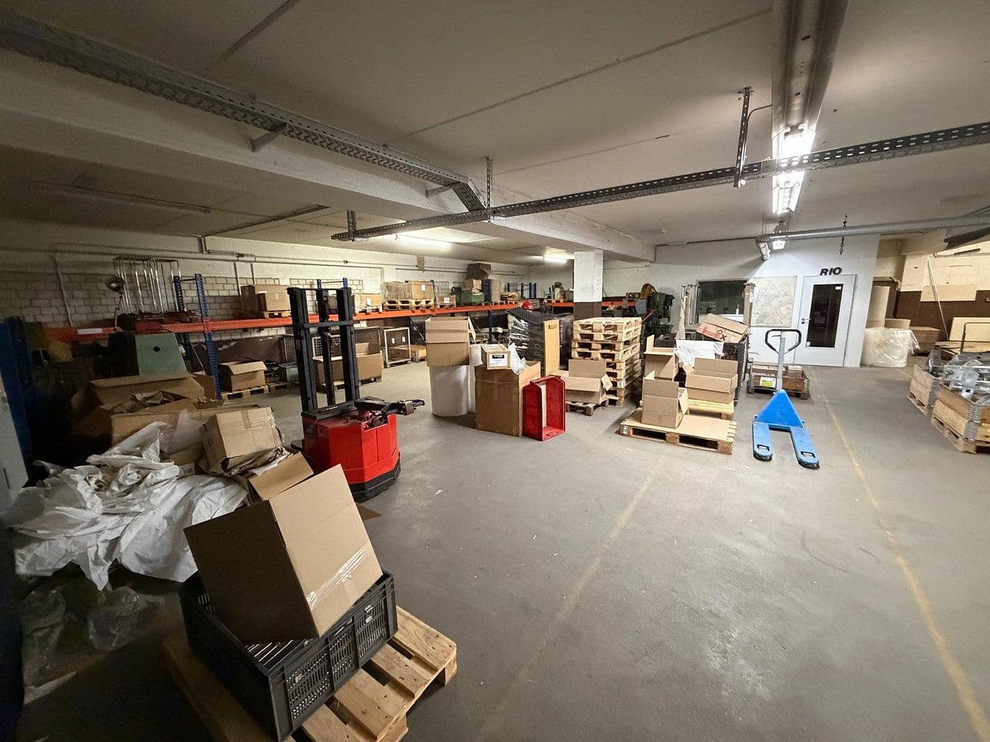 Prenájom nebytového priestoru 1.400 m², Dieselstraße 4, Arnsberg, Severné Porýnie - Westfálsko Prenájom nebytového priestoru 1.400 m², Dieselstraße 4, Arnsberg, Severné Porýnie - Westfálsko