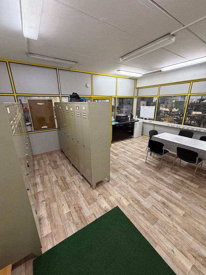 Prenájom nebytového priestoru 1.400 m², Dieselstraße 4, Arnsberg, Severné Porýnie - Westfálsko Prenájom nebytového priestoru 1.400 m², Dieselstraße 4, Arnsberg, Severné Porýnie - Westfálsko