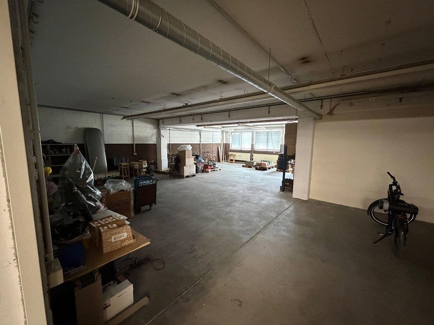 Prenájom nebytového priestoru 1.400 m², Dieselstraße 4, Arnsberg, Severné Porýnie - Westfálsko Prenájom nebytového priestoru 1.400 m², Dieselstraße 4, Arnsberg, Severné Porýnie - Westfálsko
