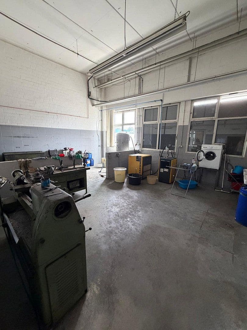 Prenájom nebytového priestoru 1.400 m², Dieselstraße 4, Arnsberg, Severné Porýnie - Westfálsko Prenájom nebytového priestoru 1.400 m², Dieselstraße 4, Arnsberg, Severné Porýnie - Westfálsko