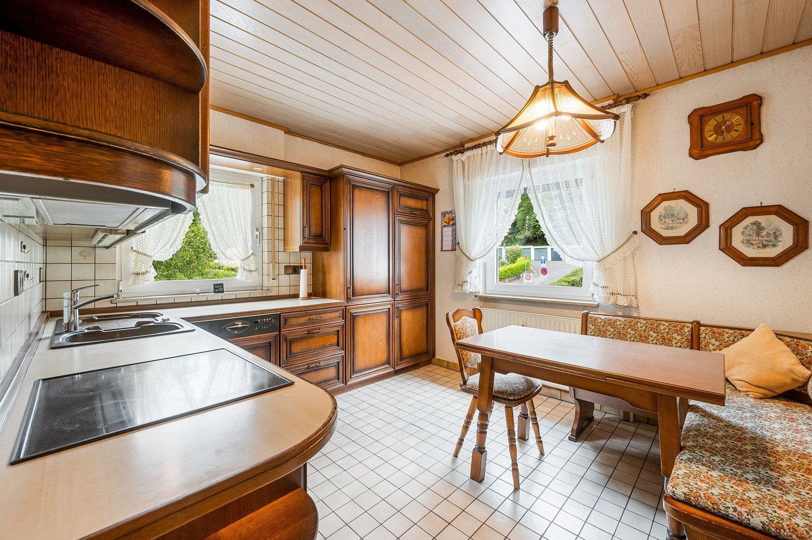 Predaj domu 213 m², pozemok 399 m², Königsteiner Straße 9, Eppstein, Hesensko Predaj domu 213 m², pozemok 399 m², Königsteiner Straße 9, Eppstein, Hesensko