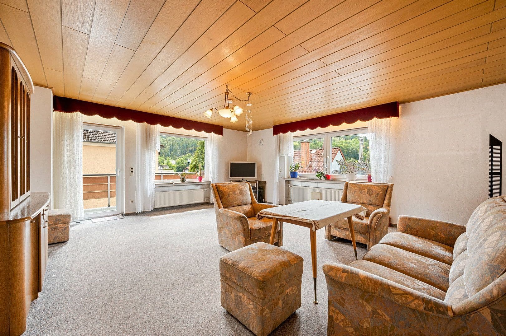 Predaj domu 213 m², pozemok 399 m², Königsteiner Straße 9, Eppstein, Hesensko Predaj domu 213 m², pozemok 399 m², Königsteiner Straße 9, Eppstein, Hesensko