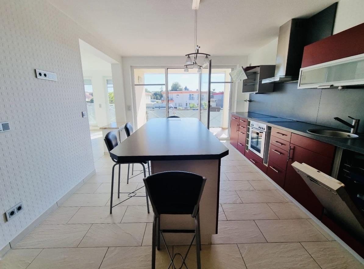 Predaj bytu 4-izbový 125 m², Neustrelitz, Meklenbursko-Predpomoransko Predaj bytu 4-izbový 125 m², Neustrelitz, Meklenbursko-Predpomoransko
