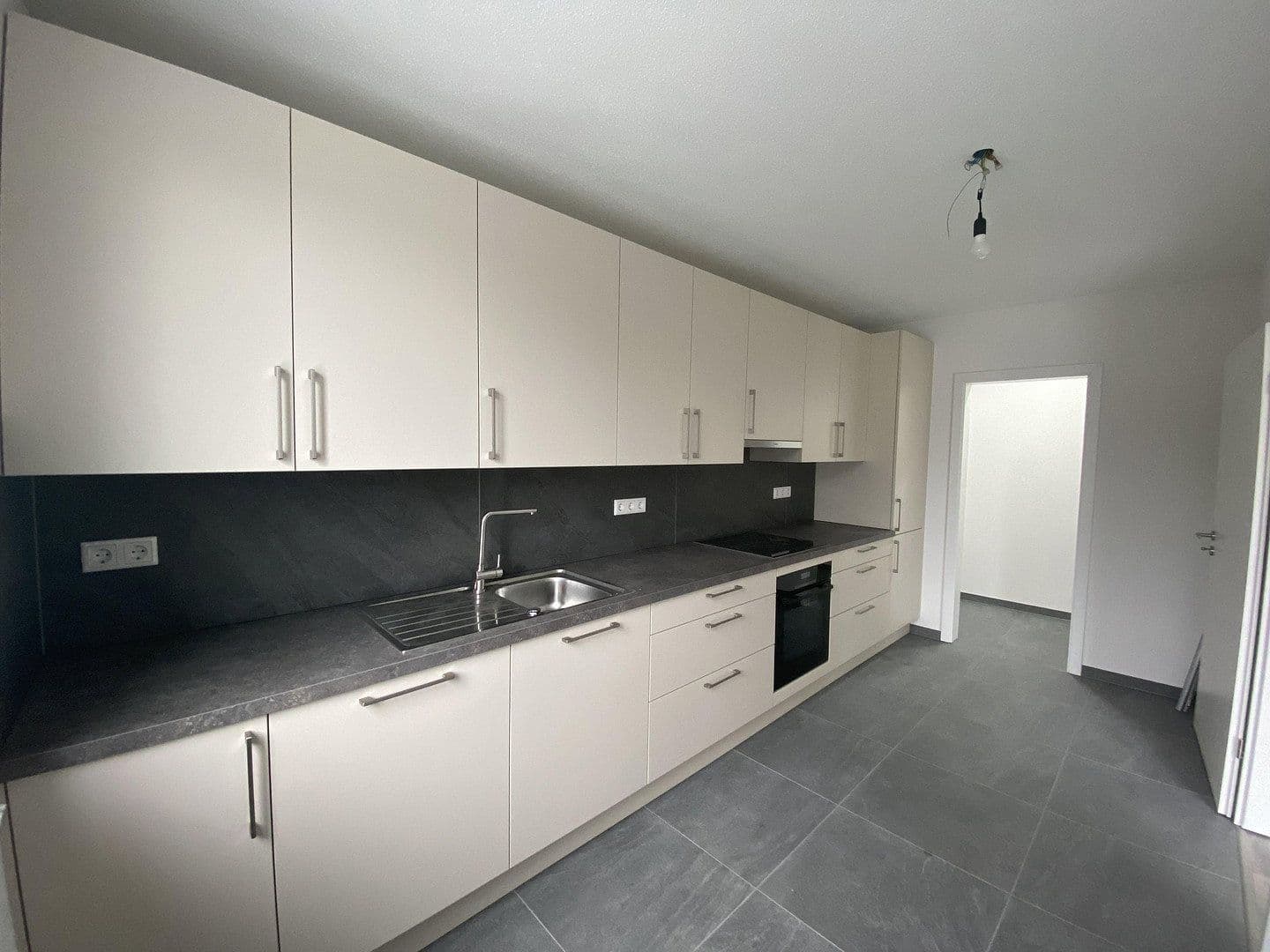 Prenájom bytu 4-izbový 113 m², Laufenburg (Baden), Bádensko-Wurttembersko Prenájom bytu 4-izbový 113 m², Laufenburg (Baden), Bádensko-Wurttembersko