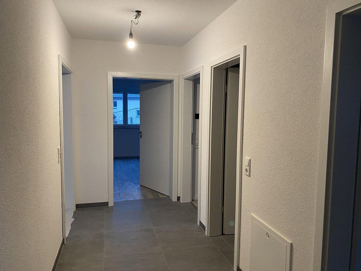 Prenájom bytu 4-izbový 113 m², Laufenburg (Baden), Bádensko-Wurttembersko Prenájom bytu 4-izbový 113 m², Laufenburg (Baden), Bádensko-Wurttembersko