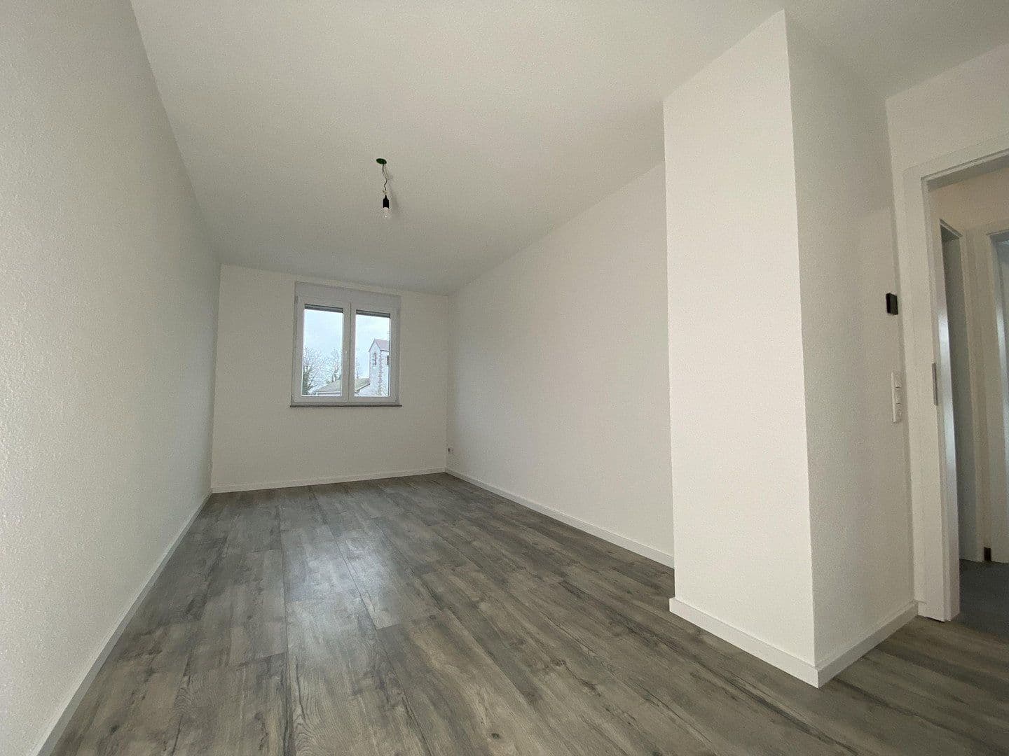 Prenájom bytu 4-izbový 113 m², Laufenburg (Baden), Bádensko-Wurttembersko Prenájom bytu 4-izbový 113 m², Laufenburg (Baden), Bádensko-Wurttembersko