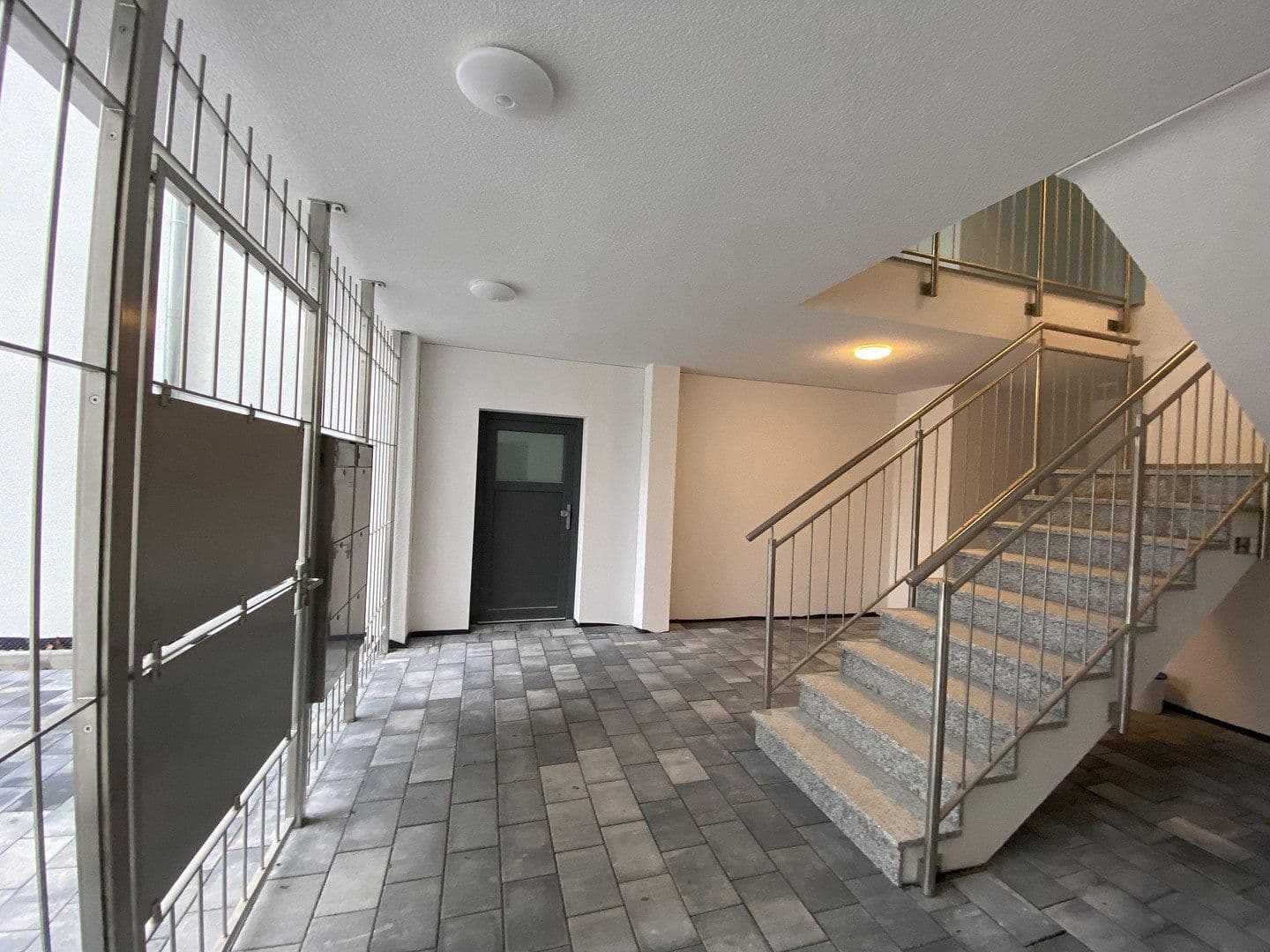 Prenájom bytu 4-izbový 113 m², Laufenburg (Baden), Bádensko-Wurttembersko Prenájom bytu 4-izbový 113 m², Laufenburg (Baden), Bádensko-Wurttembersko