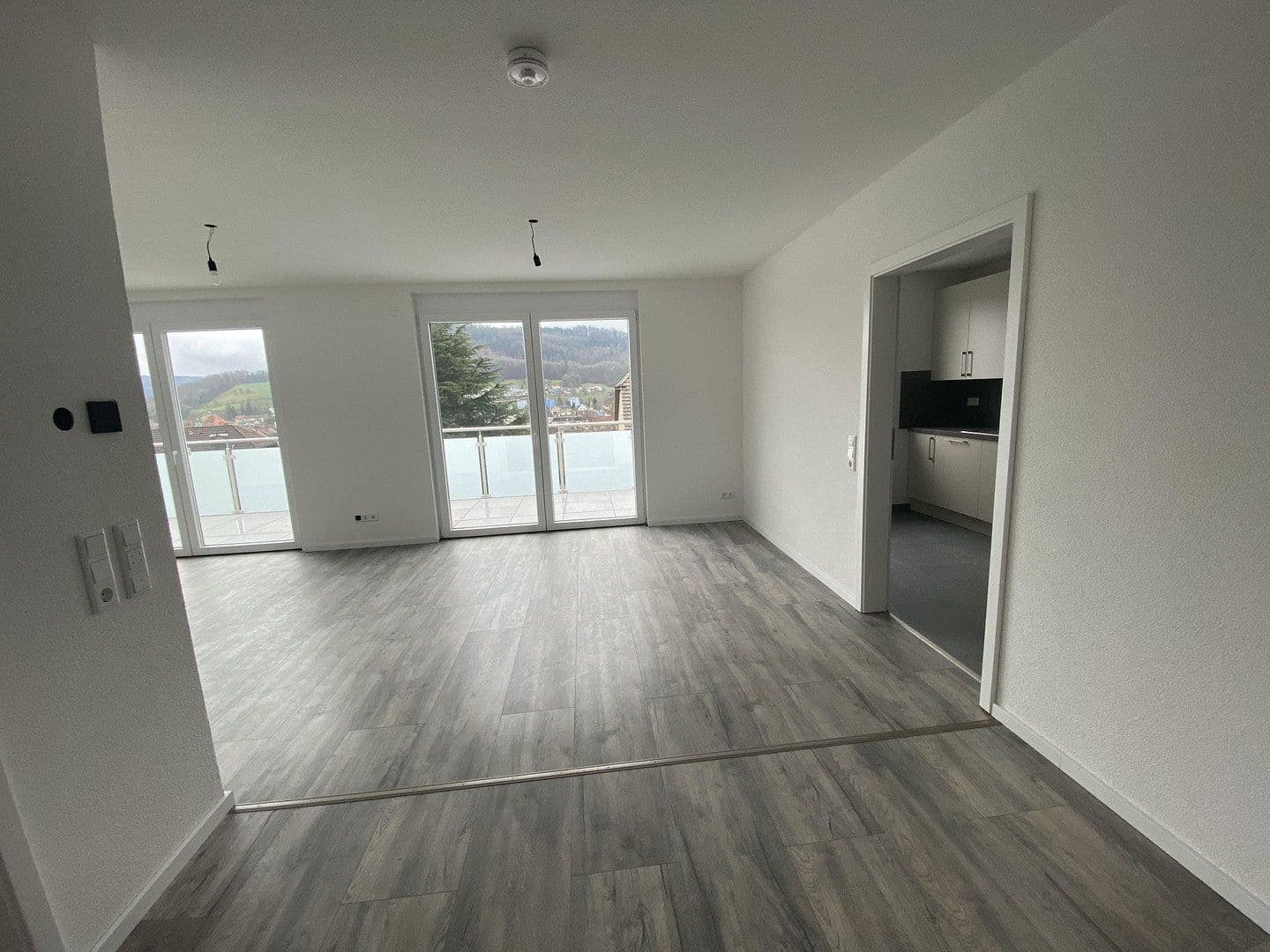 Prenájom bytu 4-izbový 113 m², Laufenburg (Baden), Bádensko-Wurttembersko Prenájom bytu 4-izbový 113 m², Laufenburg (Baden), Bádensko-Wurttembersko