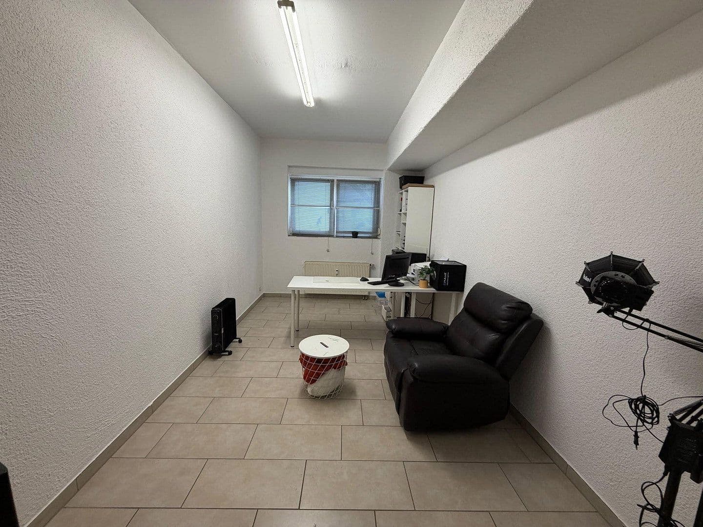 Prenájom nebytového priestoru 86 m², Stadecken-Elsheim, Porýnie-Falcko Prenájom nebytového priestoru 86 m², Stadecken-Elsheim, Porýnie-Falcko