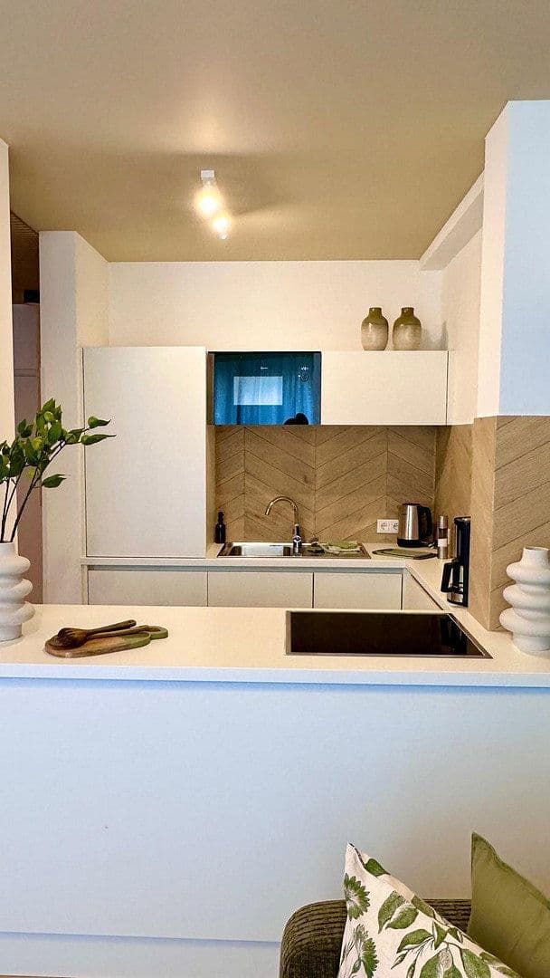 Prenájom bytu 2-izbový 40 m², Kölner Str. 285, Düsseldorf, Severné Porýnie - Westfálsko Prenájom bytu 2-izbový 40 m², Kölner Str. 285, Düsseldorf, Severné Porýnie - Westfálsko