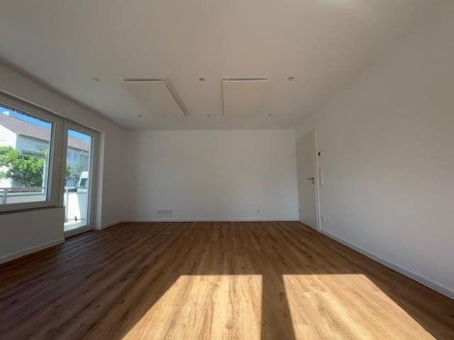 Prenájom bytu 2-izbový 65 m², Sindelfingen, Bádensko-Wurttembersko Prenájom bytu 2-izbový 65 m², Sindelfingen, Bádensko-Wurttembersko